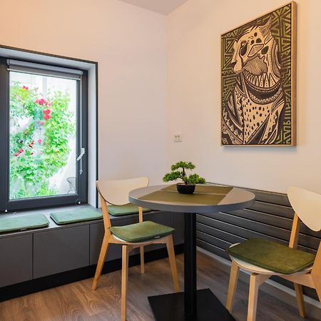 Fun House - Comfortable Stay With Garden And Near Parking บราชอฟ ภายนอก รูปภาพ