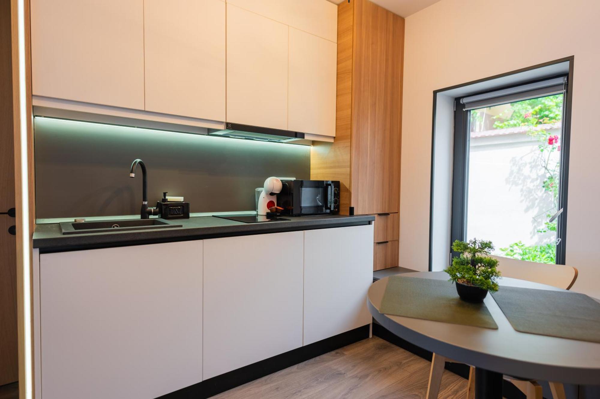 Fun House - Comfortable Stay With Garden And Near Parking บราชอฟ ภายนอก รูปภาพ