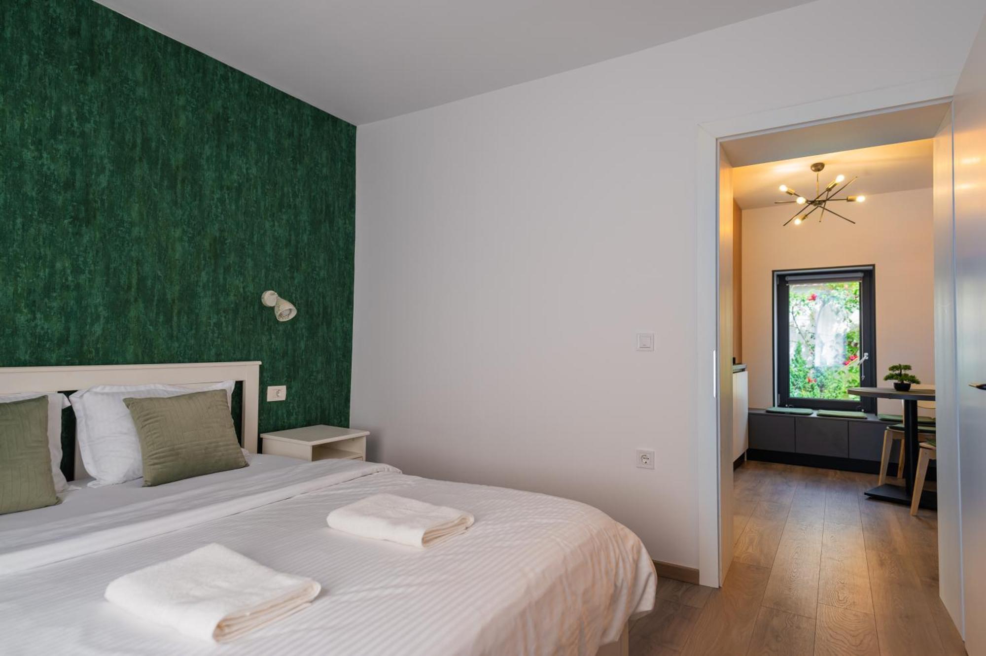Fun House - Comfortable Stay With Garden And Near Parking บราชอฟ ภายนอก รูปภาพ
