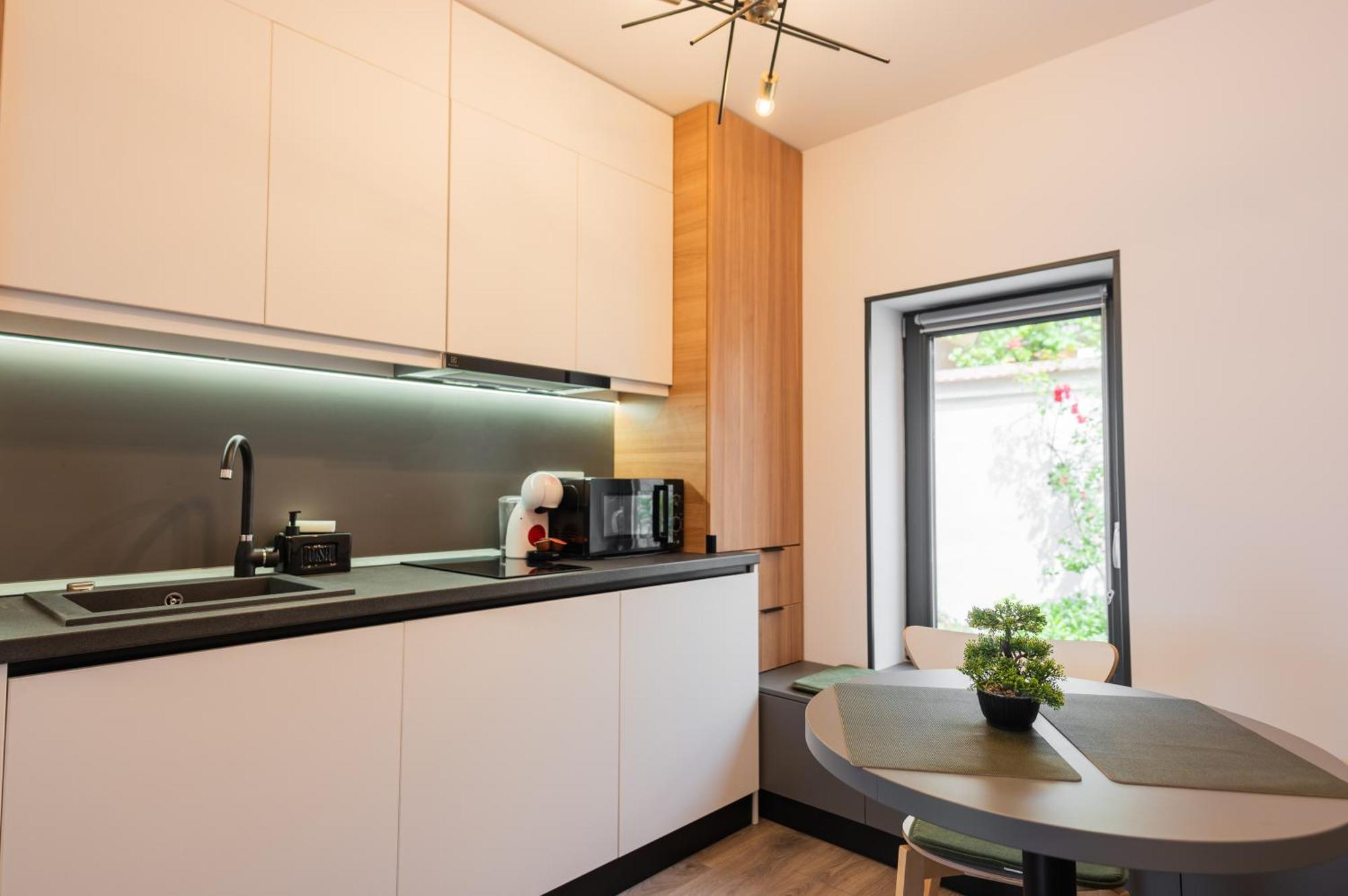 Fun House - Comfortable Stay With Garden And Near Parking บราชอฟ ภายนอก รูปภาพ